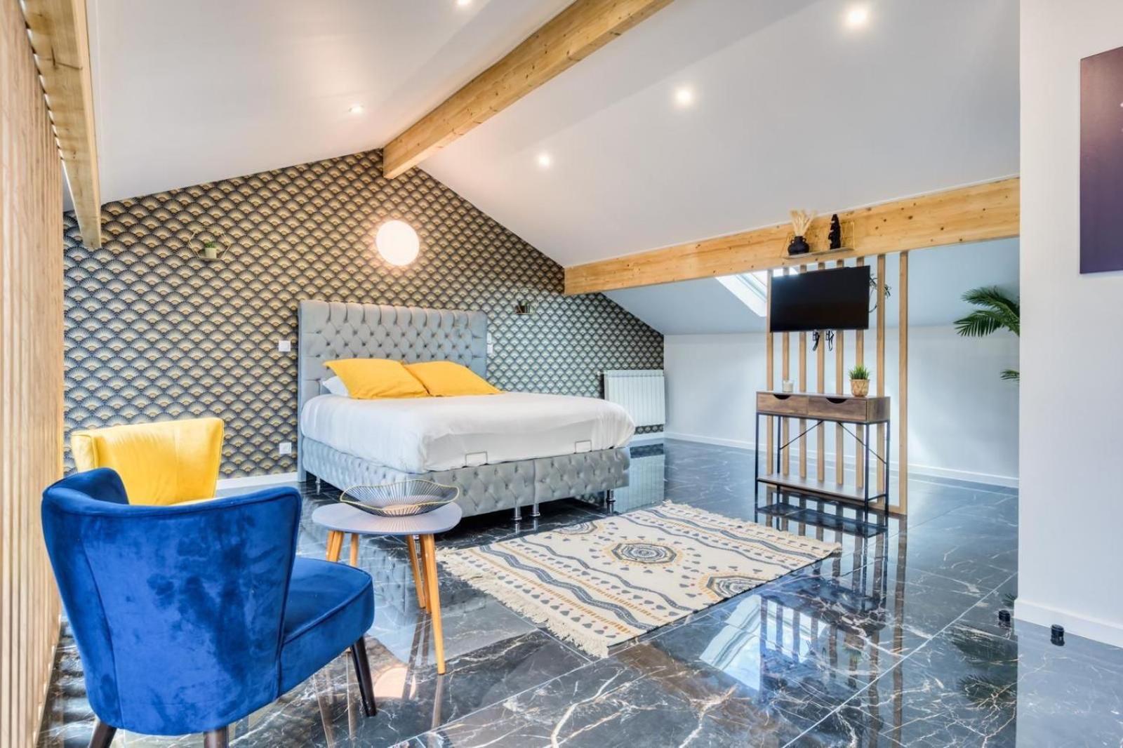 Studio 2 Coubron Luaran gambar